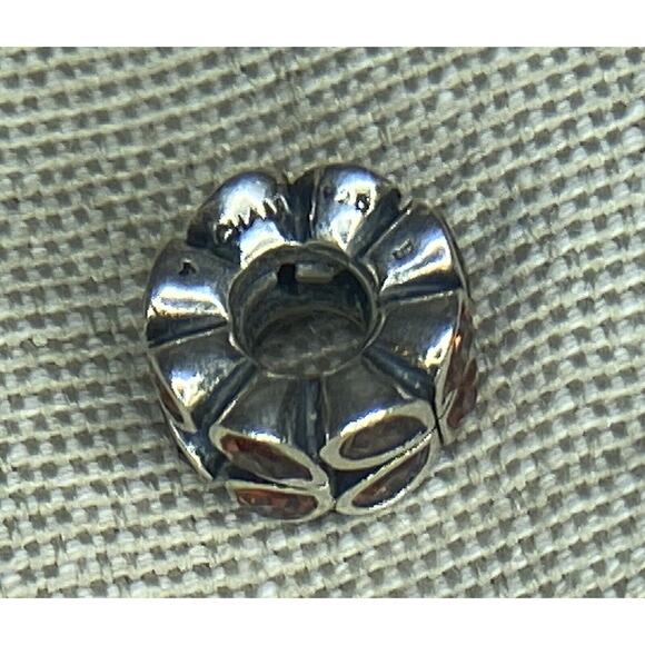 Authentic Chamilia Limited Edition Christmas Holiday Twinkle Bead Charm Red 2010 - Picture 2 of 4